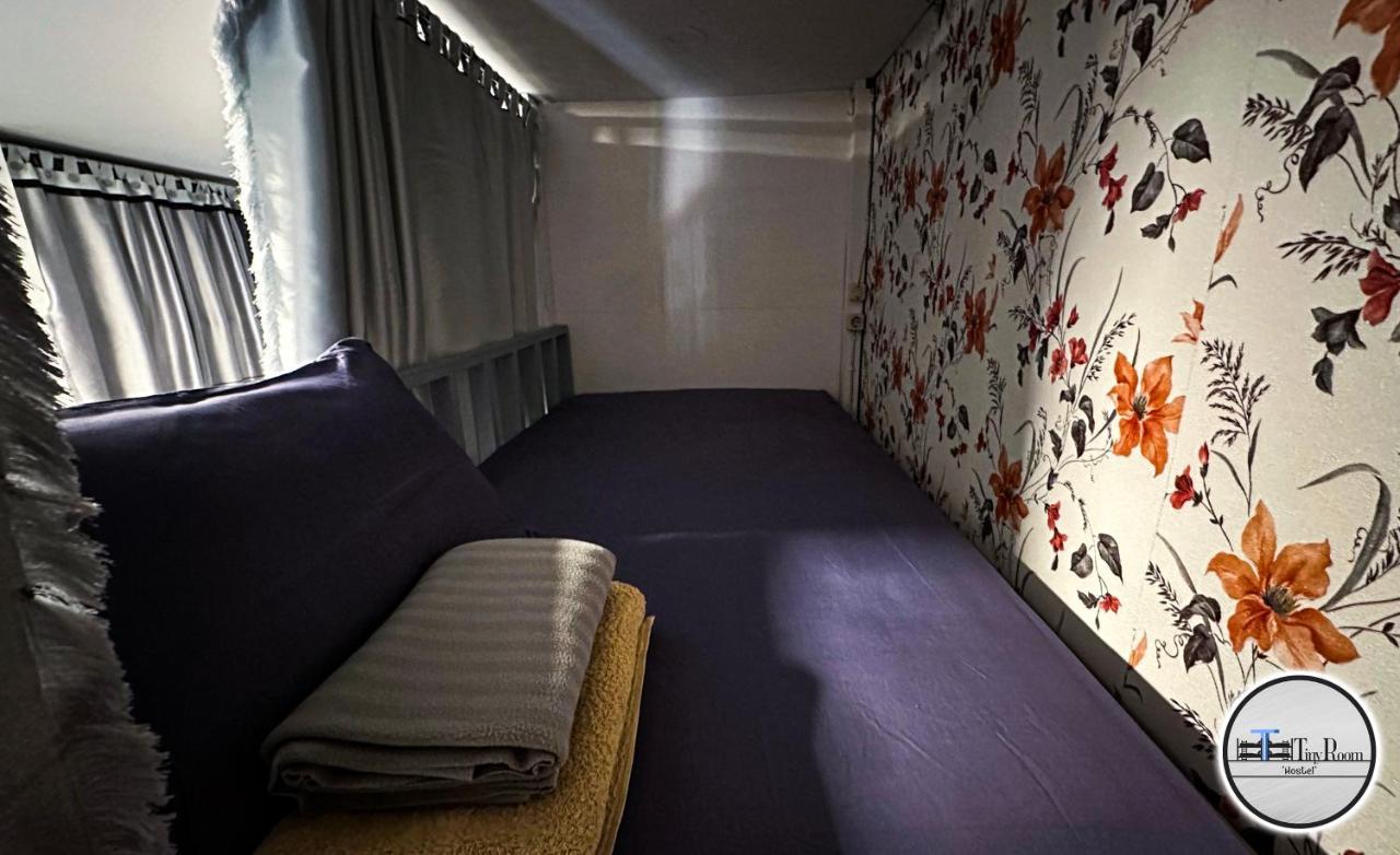 Tiny Room Hostel Toyapakeh Kültér fotó